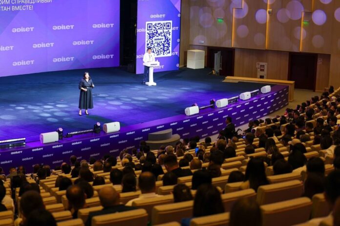 «ӘДІЛЕТ» ПАРТИЯСЫ ТҰРҒЫН ҮЙ-КОММУНАЛДЫҚ ШАРУАШЫЛЫҚ МӘСЕЛЕЛЕРІН ТАЛҚЫЛАДЫ